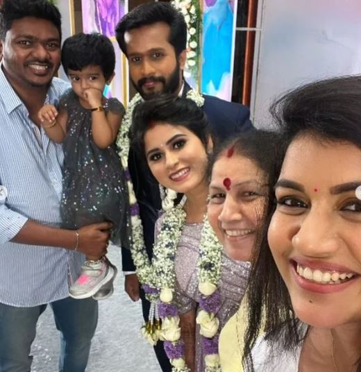 பாக்கியலட்சுமி சீரியல் நடிகை ரித்திகாவுக்கு நடந்த வரவேற்பு.! குவிந்த விஜய் டிவி பிரபலங்கள்.! 7