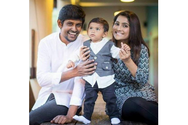 பிக்பாஸ் ஏடிகே வின் முன்னாள் மனைவி மற்றும் மகனை பார்த்து இருக்கீங்களா? வைரலாகும் புகைப்படம் 11