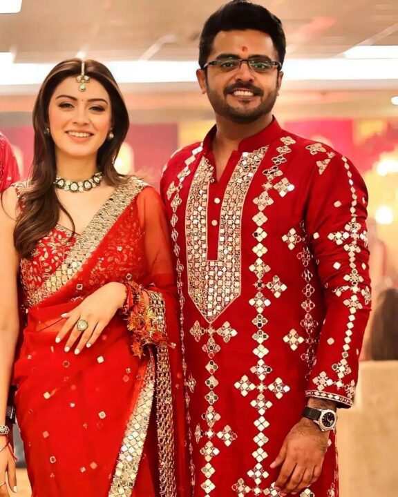 சிகப்பு நிறப் புடவையில் தேவதை போல வந்து நடனம் ஆடிய ஹன்சிகா.! வைரல் வீடியோ.! 7