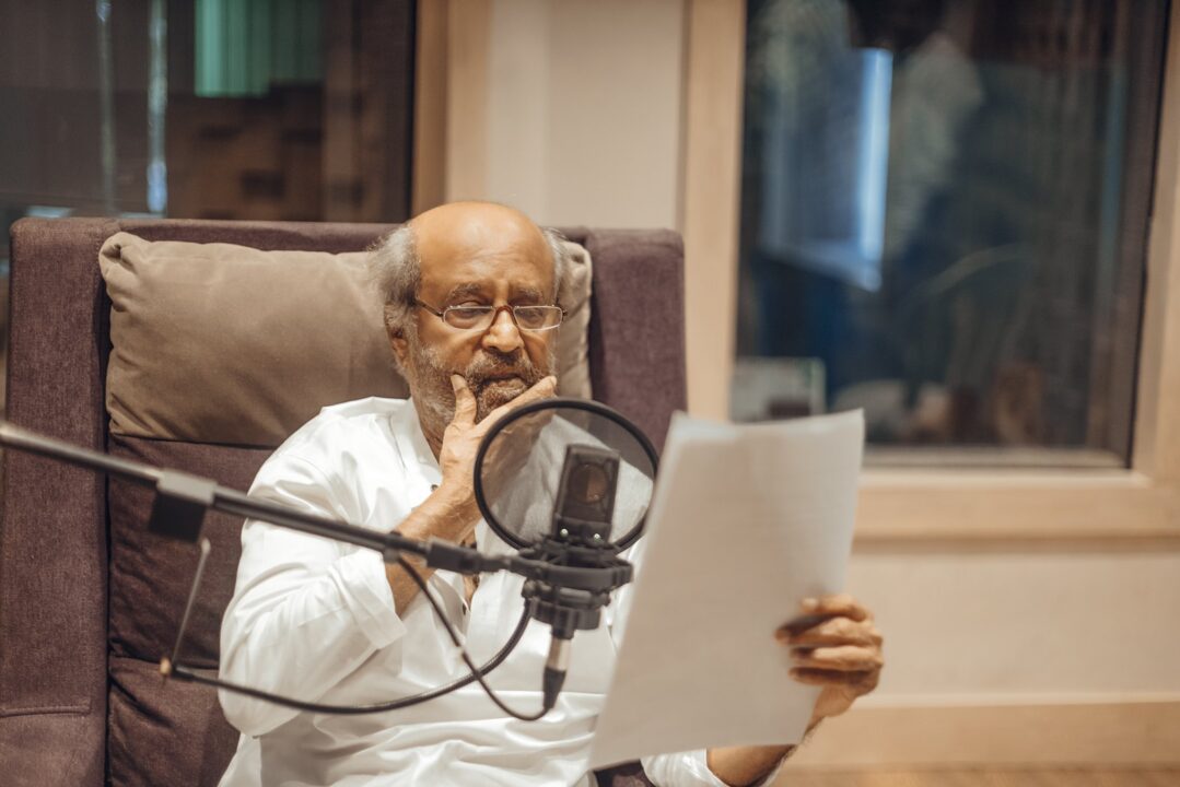 பல முன்னணி நடிகர்களின் முதல் நாள் வசூலை ஓரம் கட்டிய பாபா.! கோடிகளை தொட்டு சாதனை.! 3