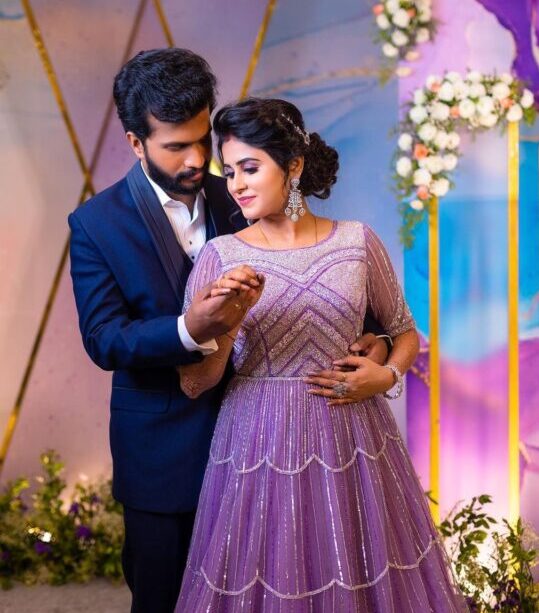 கேரளாவில் உள்ள கணவரின் வீட்டை தீபங்களால் அலங்கரித்த ரித்திகா.! ரித்திகா வெளியிட்ட அழகிய புகைப்படம்.! 3