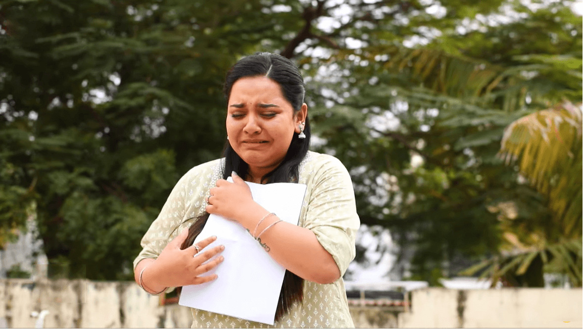 என்ன மாதிரி ஆயிடாத இனியா.! இனியாவுக்கு கண்ணீருடன் கடிதம் எழுதிய பாக்கியா.! 3