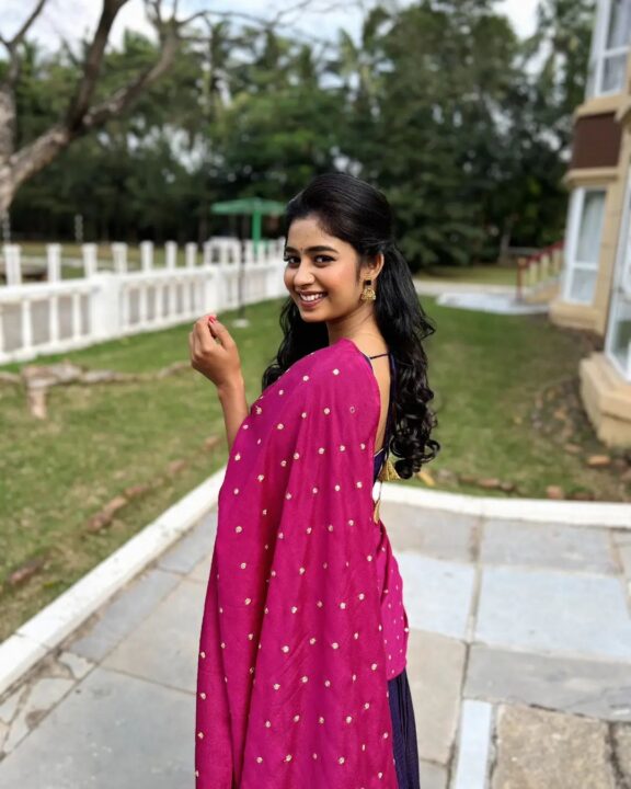 BiggBoss-ல் இருந்து வந்த பின்னர் ஜனனி நடத்திய முதல் போட்டோஷூட்.! குவியும் லைக்குகள்.! 7
