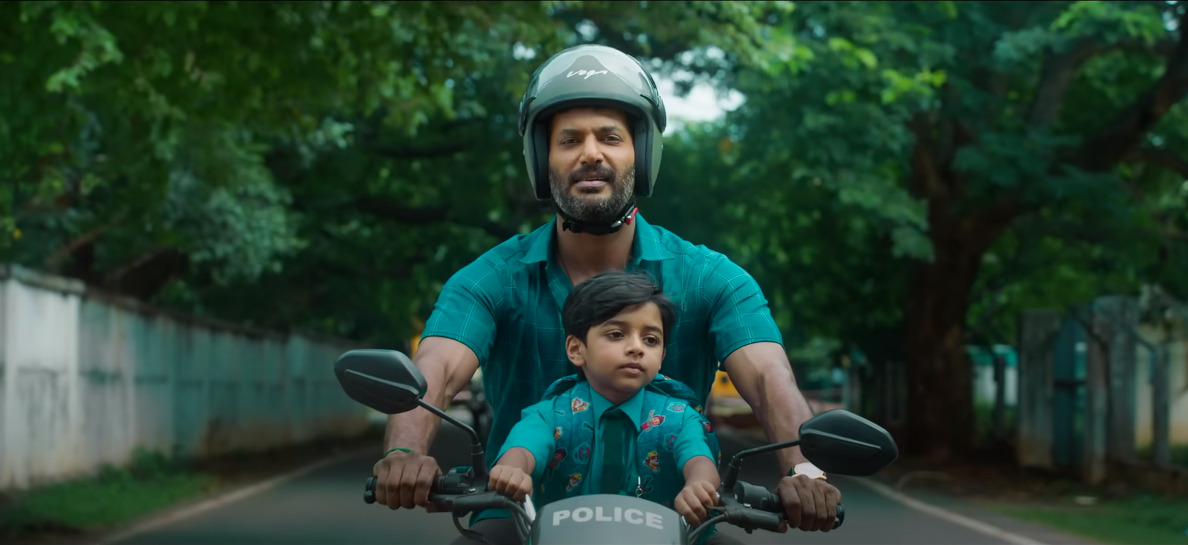லத்தியை சுழற்றிய விஷால் சாதித்தாரா சறுக்கினாரா? முழு திரைவிமர்சனம் இதோ.! Tamilglitz Rating (?/5) 5