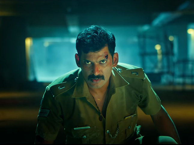 ஒரு லத்திய வச்சி 500 பேரை அடிக்கிறாரு.! லாஜிக் சுத்தமா இல்ல.! லத்தி படத்தை கழுவி ஊற்றிய பொதுமக்கள்.! 3