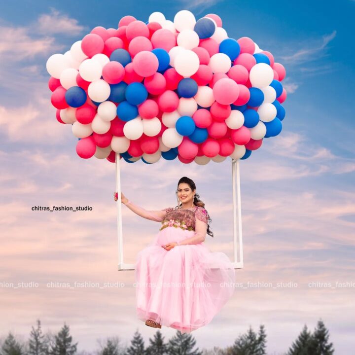 பலூனில் அந்தரத்தில் பறந்தபடி கர்ப்பகால புகைப்படங்கள் எடுத்த பாண்டவர் இல்லம் அனு.! 3