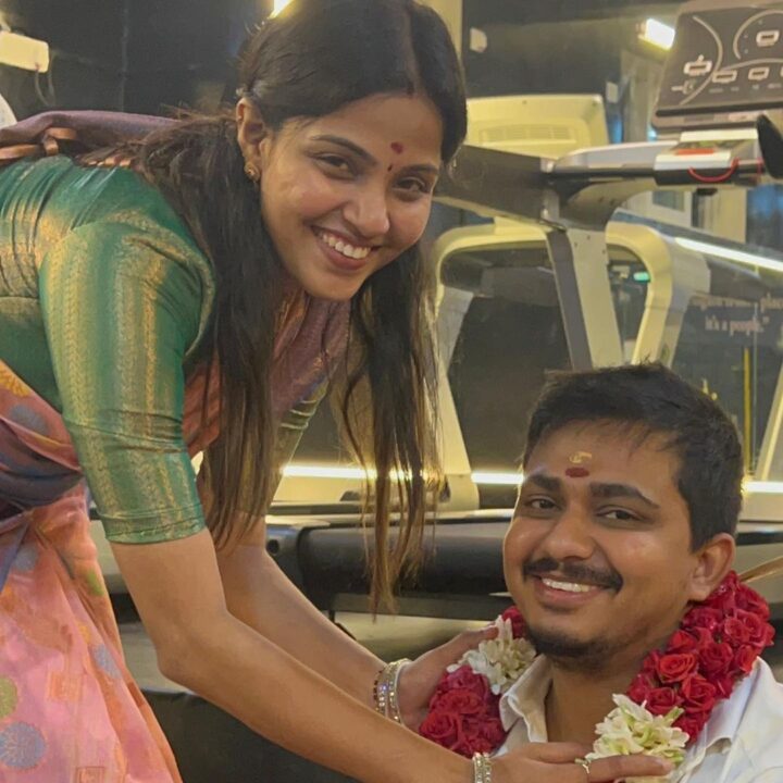 மாலையும் கழுத்துமாக நல்ல செய்தி சொன்ன முத்தழகு சீரியல் நடிகை வைஷாலி.! என்ன விஷயம் தெரியுமா? 7