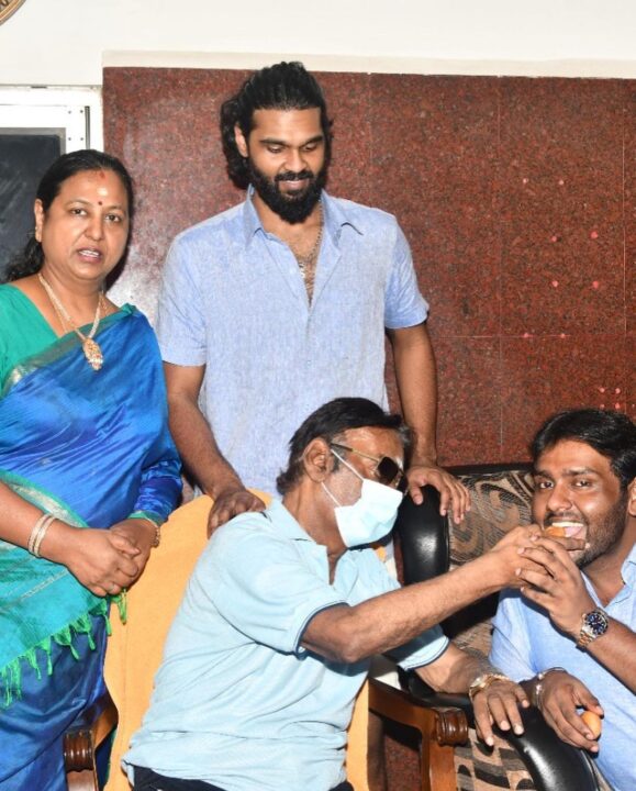உடல் எடை மிக மெலிந்து அடையாளமே தெரியாமல் மாறி போன கேப்டன்.! வைரலாகும் சமீபத்திய புகைப்படம் 3