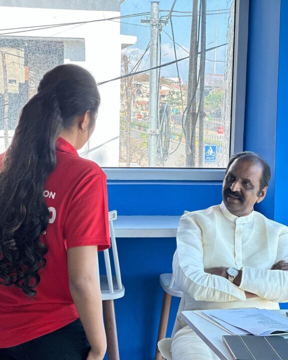 வைரமுத்துவை சந்தித்த VJ அர்ச்சனா.! புகைப்படத்திற்கு கீழே சின்மயி போட்ட கமெண்ட்.! 5