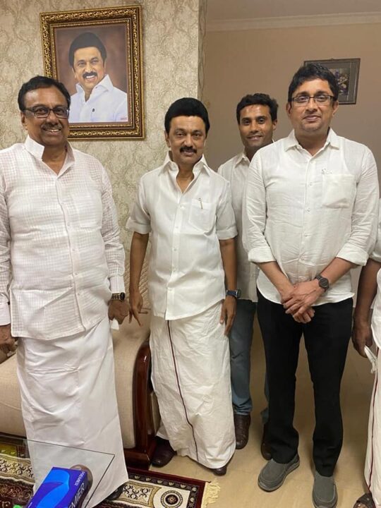 EVKS இளங்கோவன் மகனும் MLA-வுமான திருமகன் ஈவெரா 46 வயதில் மாரடைப்பால் மரணம்.! 3