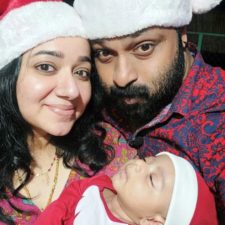 காதலிக்க நேரமில்லை சந்திராவை ஞாபகம் இருக்கா? 40 வயதில் ஆண் குழந்தைக்கு தாயான சந்திரா.! 5