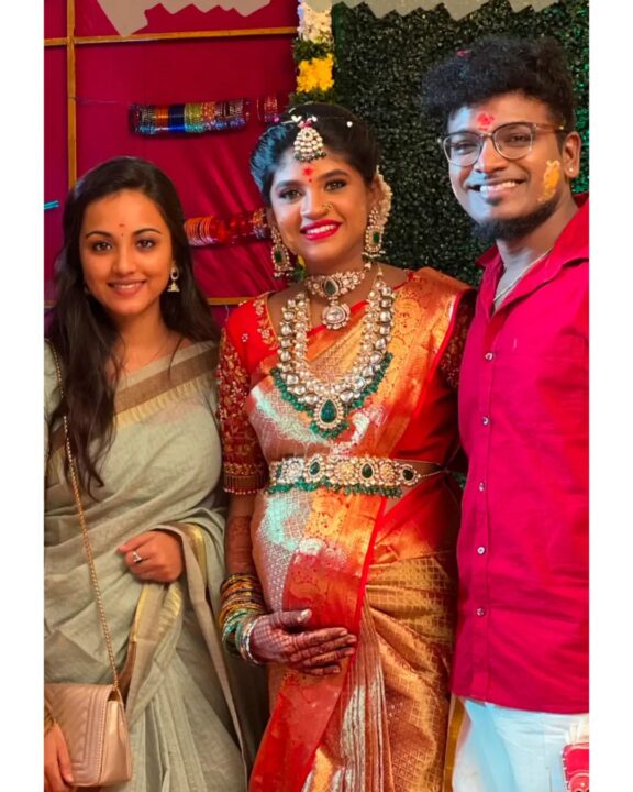 நிறைமாத நிலவே வா வா..! மனைவி வளைகாப்பில் Cute ஆக பாடிய அஜய் கிருஷ்ணா.! இதோ வீடியோ.! 3