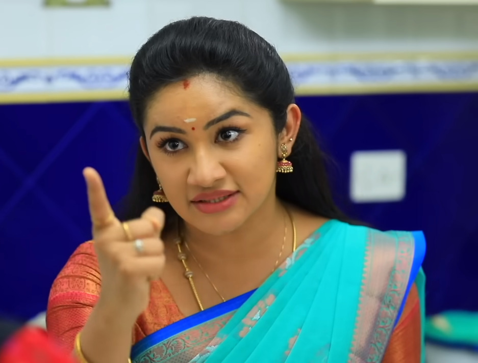 மல்லிகா புடைவைக்கு தீ வைக்க முயன்ற காதம்பரி.! சரியான நேரத்தில் வந்த சக்தி.! தெறி ப்ரோமோ.! 3
