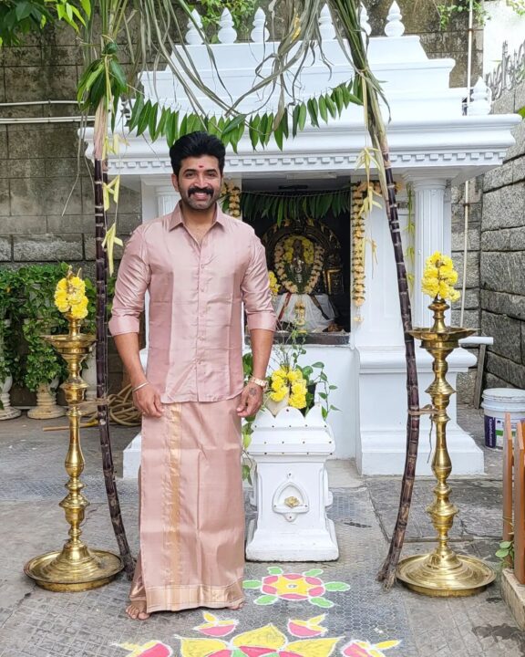 பொங்கலை வெகு சிறப்பாக கொண்டாடிய கோலிவுட் நட்சத்திரங்கள்.! வெளியான அழகிய புகைப்படங்கள்.! 12