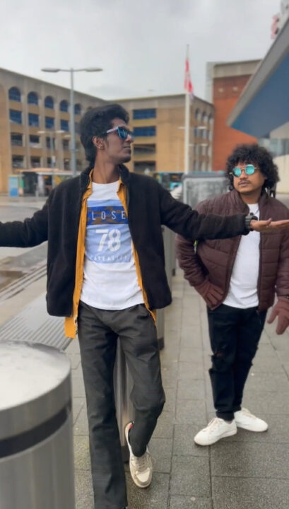 சச்சின் பட விஜய் - ஜெனிலியா போல மாறி லண்டனில் அலப்பறை செய்யும் புகழ் பாலா.! 3