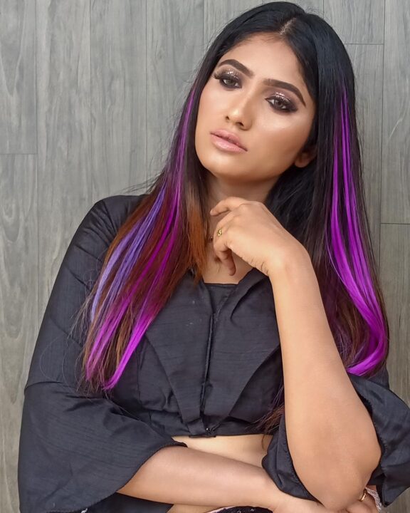 பிளாஸ்டிக் சர்ஜரி செய்து முகப்பொலிவை இழந்த பிக்பாஸ் ஜூலி.! விகாரமாக மாறிய தோற்றம்.! 7