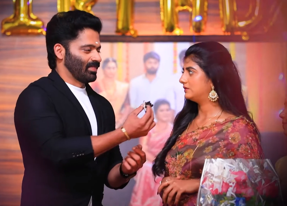 பார்த்தியிடம் இருந்து விவாகரத்து வாங்கிய காவ்யா.! முடிவுக்கு வந்தது ஈரமான ரோஜாவே 2 சீரியல் 3