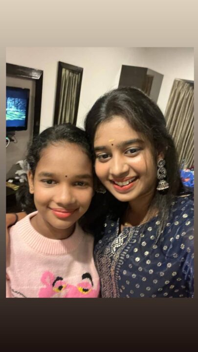 தனது குட்டி தங்கையுடன் புத்தாண்டை கொண்டாடிய ஜனனி.! ஜனனி வெளியிட்ட அழகிய புகைப்படங்கள் 3