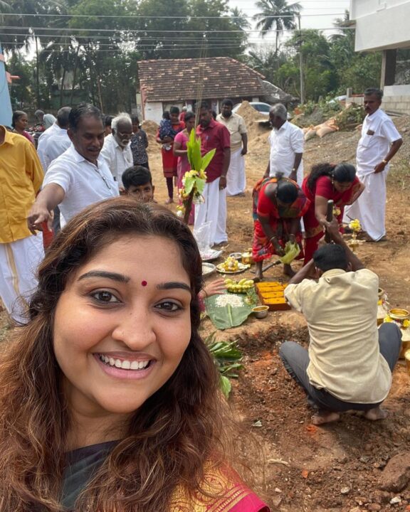 புதிதாக வீடு கட்டி வரும் நீலிமா ராணி.! பூமி பூஜையுடன் தொடங்கிய பணிகள்.! நீலிமா வெளியிட்ட அழகிய புகைப்படங்கள்.! 9