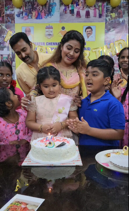 ஆதரவற்ற குழந்தைகளுடன் மகளின் பிறந்த நாளை கொண்டாடிய நடிகை சினேகா.! வீடியோ இதோ..! 3