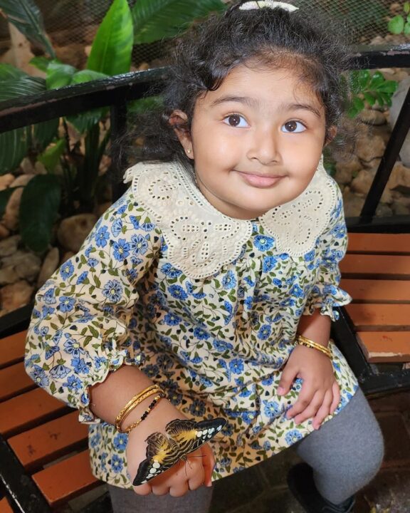 வாழ்க்கையின் அர்த்தத்தை கற்று தந்தாய்.! மகளின் பிறந்தநாளில் உருக்கமாக பதிவிட்ட சினேகா.! 23