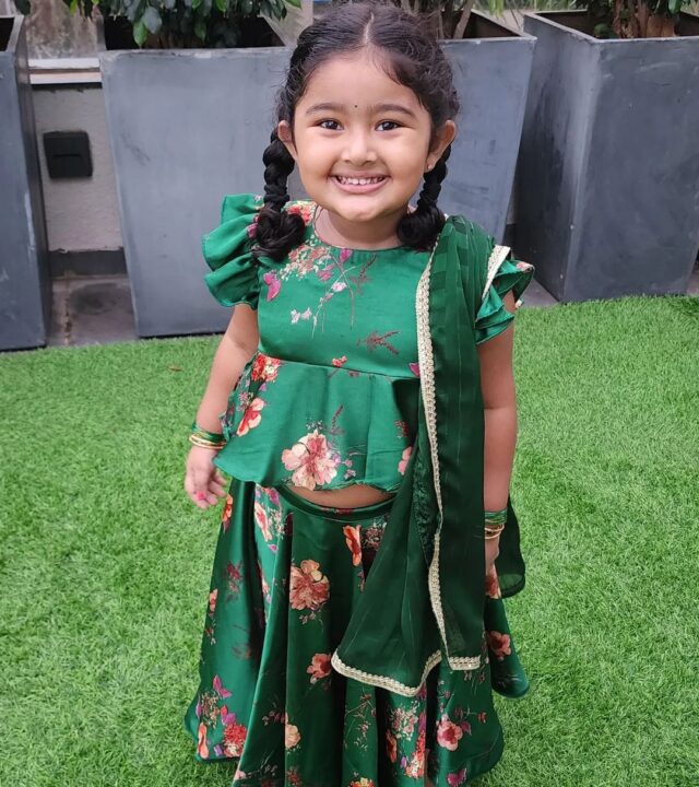 வாழ்க்கையின் அர்த்தத்தை கற்று தந்தாய்.! மகளின் பிறந்தநாளில் உருக்கமாக பதிவிட்ட சினேகா.! 19