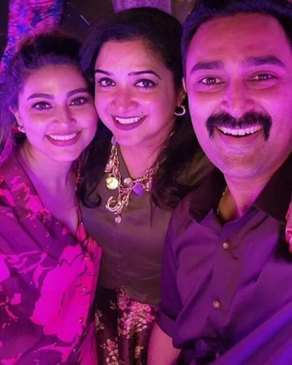 மகளின் பிறந்தநாளுக்கு வேற லெவல் சர்ப்ரைஸ் செய்த சினேகா பிரசன்னா.! இதோ வீடியோ.! 17