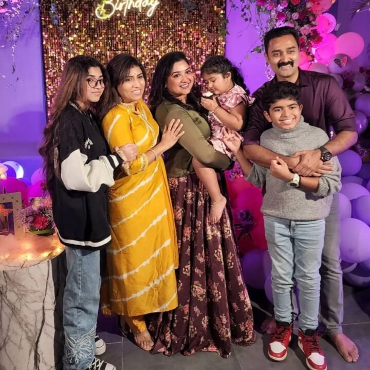 மகளின் பிறந்தநாளுக்கு வேற லெவல் சர்ப்ரைஸ் செய்த சினேகா பிரசன்னா.! இதோ வீடியோ.! 9