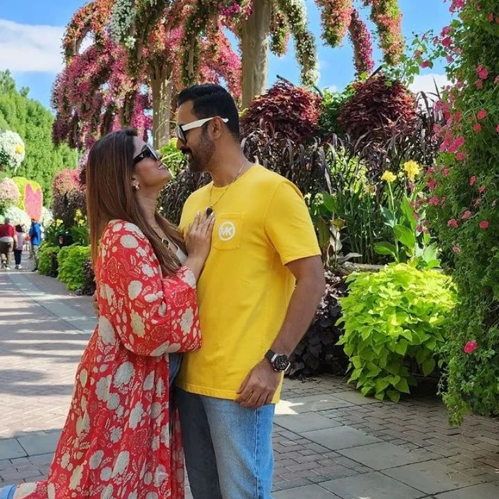 வெளிநாட்டில் கணவர் குழந்தைகளுடன் புத்தாண்டை கொண்டாடும் சினேகா.! அழகிய புகைப்படங்கள்.! 15
