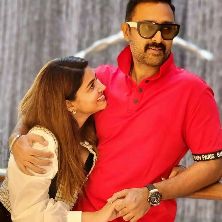 வெளிநாட்டில் கணவர் குழந்தைகளுடன் புத்தாண்டை கொண்டாடும் சினேகா.! அழகிய புகைப்படங்கள்.! 9