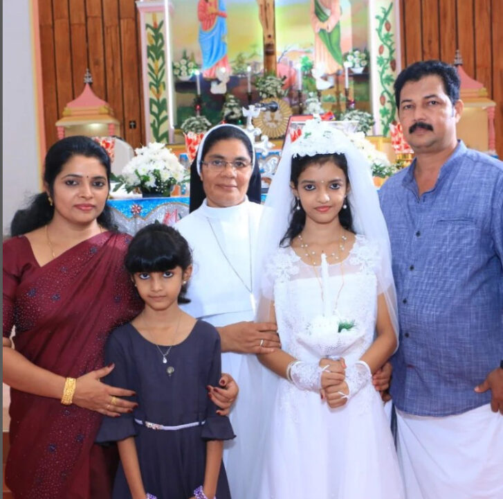 திருமதி செல்வம் அர்ச்சனாவின் குடும்பத்தை பார்த்து இருக்கீங்களா? முதல் முறையாக வெளியான போட்டோ 5
