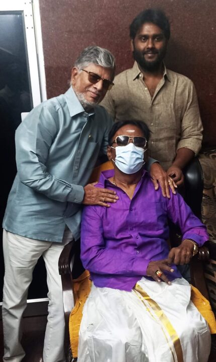 கேப்டனின் 33வது திருமண நாள்.! பட்டு வேஷ்டி சட்டையில் புது மாப்பிள்ளை போல வந்த கேப்டன்.! 3