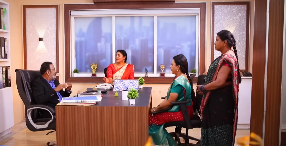 போதும் நிறுத்து பாக்கியா.! உன் சொந்த கதை எல்லாம் கேக்க நாங்க வரல.! அசிங்கப்படுத்தும் ராதிகா.! 3
