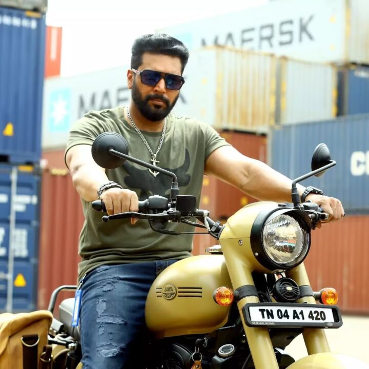 மரண மாஸாக வெளியானது ஜெயம் ரவியின் அகிலன் படத்தின் First Single "துரோகம்".! சும்மா தாறு மாறு.! 3