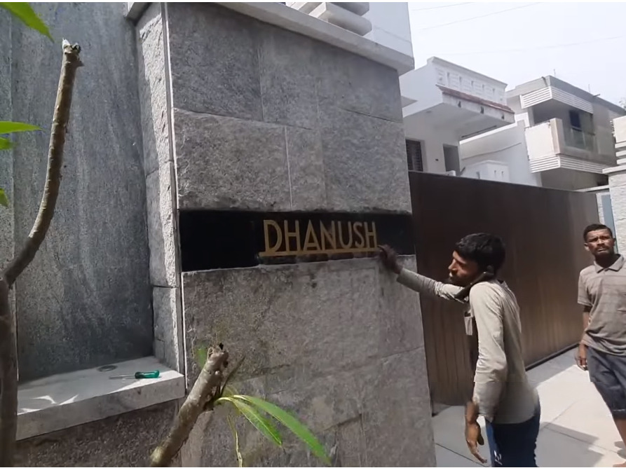 ரஜினி வீட்டுக்கு அருகில் நடிகர் தனுஷ் கட்டிய புது வீட்டின் Home Tour ...