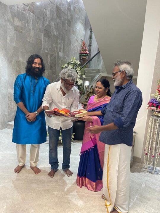 போயஸ் கார்டனில் பிரம்மாண்டமாக புது வீடு கட்டிய தனுஷ்.! கிரஹ பிரவேச ஆல்பம் இதோ.! 3