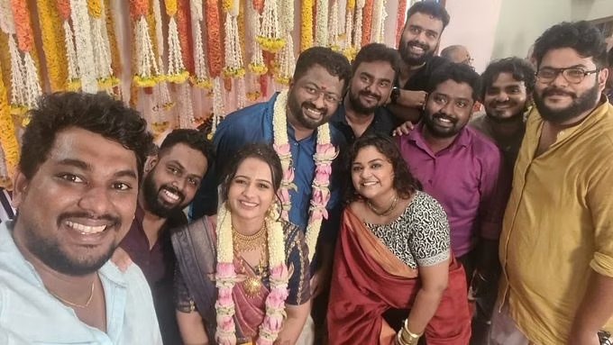 காதலியை கரம் பிடித்தார் சர்தார் பட இயக்குனர் பிஎஸ் மித்ரன்.! எளிமையாக நடந்த திருமணம்.! 7