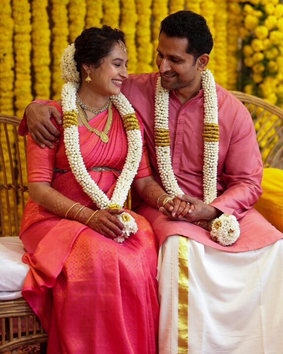 40 வயதில் தந்தையான துணிவு பட வில்லன்.! மனைவிக்கு வளைகாப்பு நடத்தி அழகு பார்த்த ஜான் கொக்கென்.! 9
