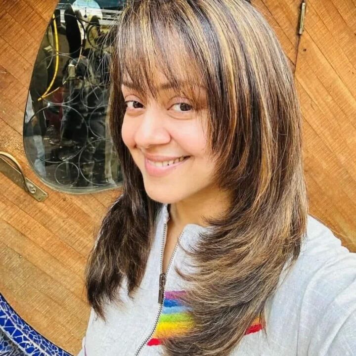 தலை முடியை வெட்டி செம்ம Cute ஆக மாறிய ஜோதிகா.! இவங்க என்ன குட்டி குழந்தை மாதிரி ஆகிட்டாங்க.! 5