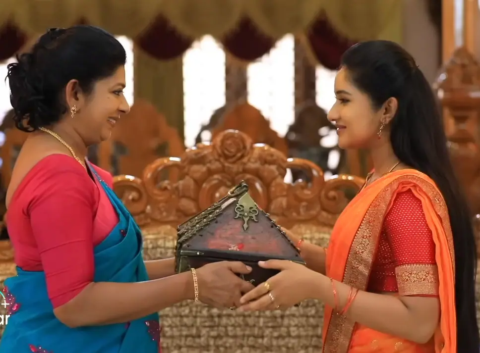 இதுக்கு கூட லாயக்கு இல்லாத ஆளு நீ.! சக்தியை எல்லார் முன்னாடி வைத்து அசிங்கப்படுத்தும் மாமியார் கஸ்தூரி.! 3