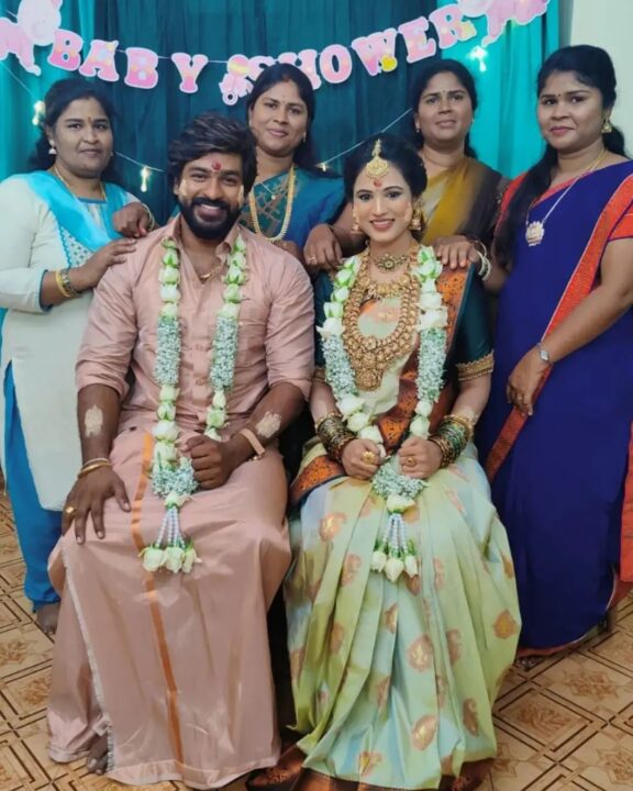 நிறை மாத நிலவே வா வா.! செய்தி வாசிப்பாளர் கண்மணிக்கு நடந்த வளைகாப்பு .! அழகிய புகைப்படங்கள்.! 19
