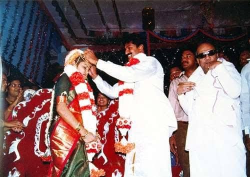 நடிகர் நெப்போலியனின் திருமண புகைப்படங்களை பார்த்து இருக்கீங்களா? அரிய புகைப்படங்கள் இதோ.! 13