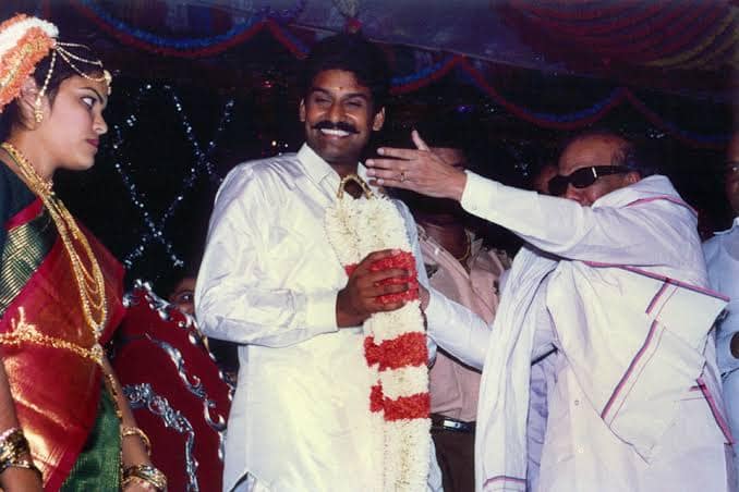 நடிகர் நெப்போலியனின் திருமண புகைப்படங்களை பார்த்து இருக்கீங்களா? அரிய புகைப்படங்கள் இதோ.! 15