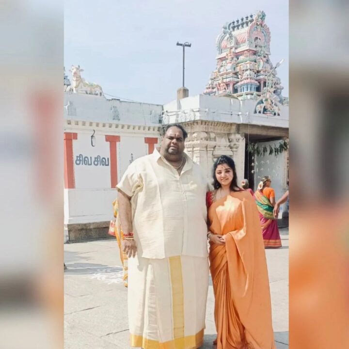 தைப்பூச நாளில் கோவிலுக்கு சென்று ரசிகர்களுக்காக வேண்டி கொண்ட ரவீந்தர்-மஹா தம்பதிகள்.! 3