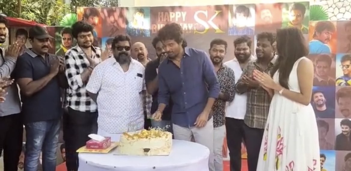 அதிதி ஷங்கருடன் இணைந்து மாவீரன் செட்டில் பிறந்தநாளை கொண்டாடிய சிவகார்த்திகேயன்.! இதோ வீடியோ 7