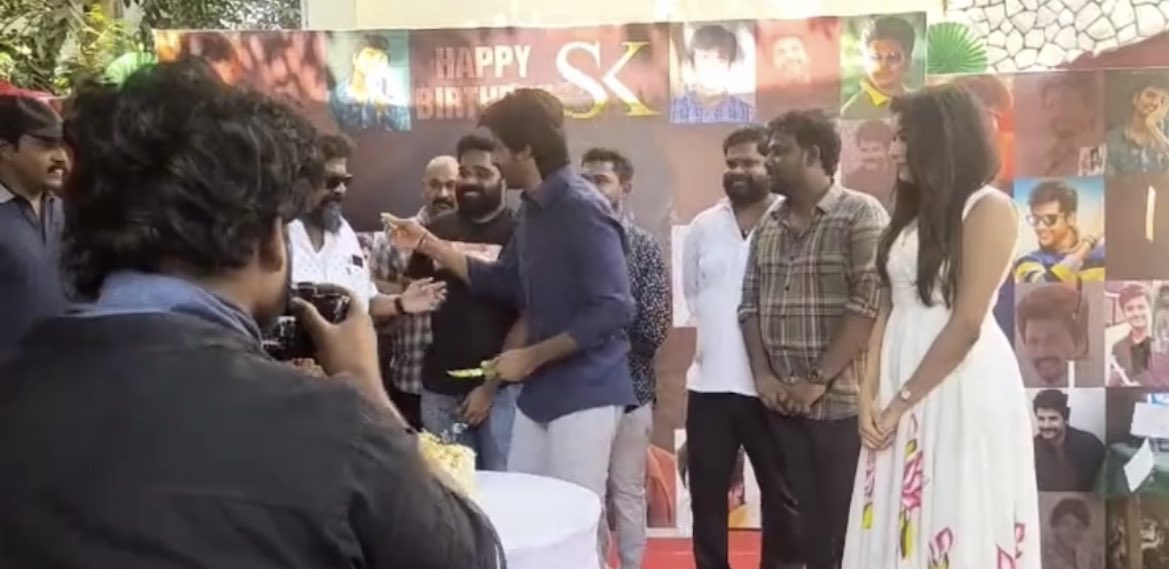 அதிதி ஷங்கருடன் இணைந்து மாவீரன் செட்டில் பிறந்தநாளை கொண்டாடிய சிவகார்த்திகேயன்.! இதோ வீடியோ 5