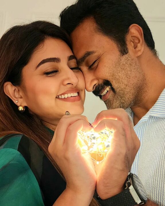 லவ் யூ டி பொண்டாட்டி.! சினேகாவை உருகி உருகி காதல் செய்யும் பிரசன்னா.! அழகிய புகைப்படங்களை வெளியிட்ட பிரசன்னா.! 3