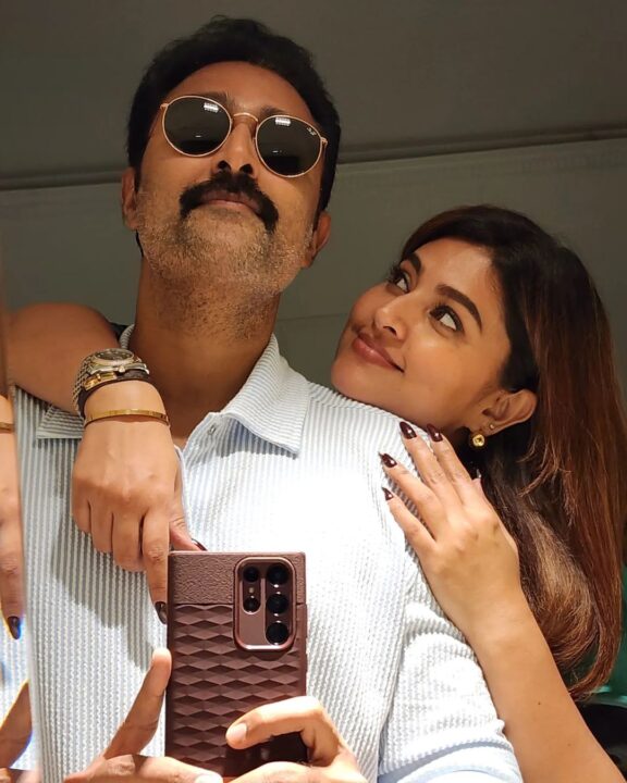 லவ் யூ டி பொண்டாட்டி.! சினேகாவை உருகி உருகி காதல் செய்யும் பிரசன்னா.! அழகிய புகைப்படங்களை வெளியிட்ட பிரசன்னா.! 5