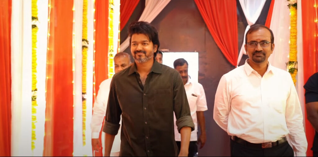 போட்றா வெடிய.! சிங்கம் போல என்ட்ரி கொடுத்த தளபதி.! தளபதி 67 படத்தின் பூஜை வீடியோ இதோ.! 7