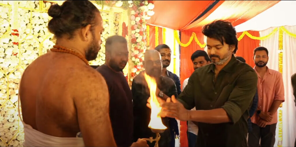 போட்றா வெடிய.! சிங்கம் போல என்ட்ரி கொடுத்த தளபதி.! தளபதி 67 படத்தின் பூஜை வீடியோ இதோ.! 5